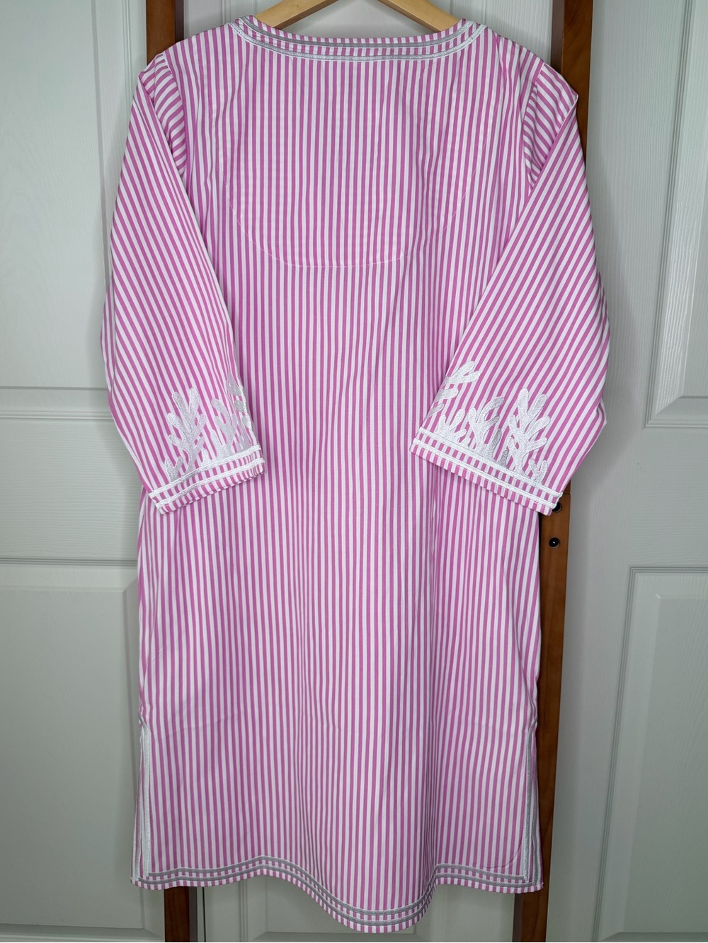 NWT Gretchen Scott The Reef Embroidered Pinstripe Dress Medium Pink White Pocket - Picture 9 of 10